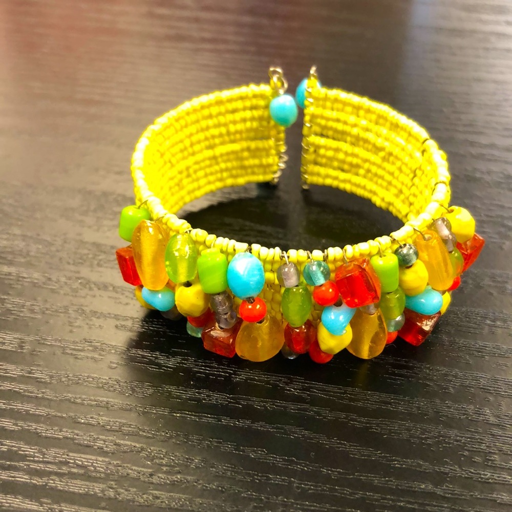 Beaded wire bracelet